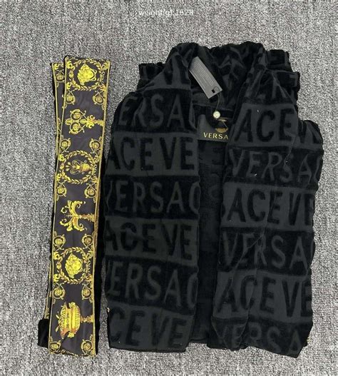 W2C Versace Robe : r/Pandabuy 